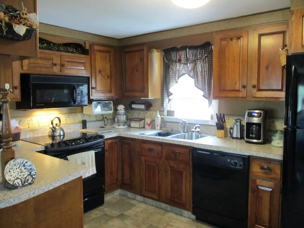 20 Sherwood Drive Auburn ME 04210