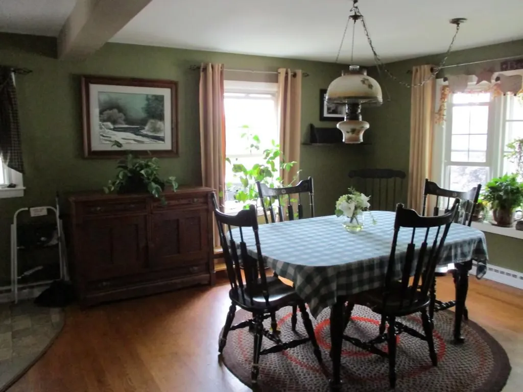 20 Sherwood Drive Auburn ME 04210