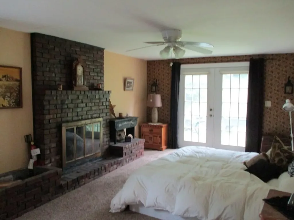 20 Sherwood Drive Auburn ME 04210