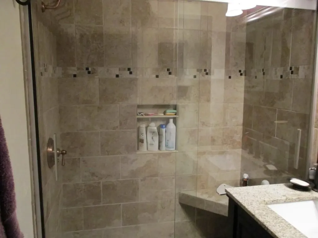 20 Sherwood Drive Auburn ME 04210