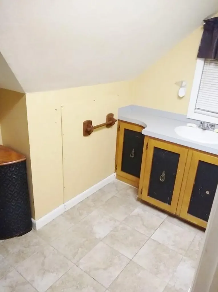 20 Sherwood Drive Auburn ME 04210