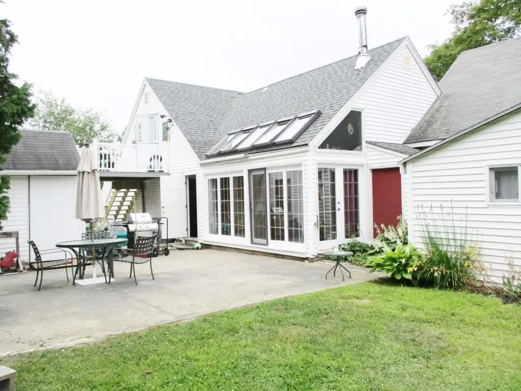 20 Sherwood Drive Auburn ME 04210