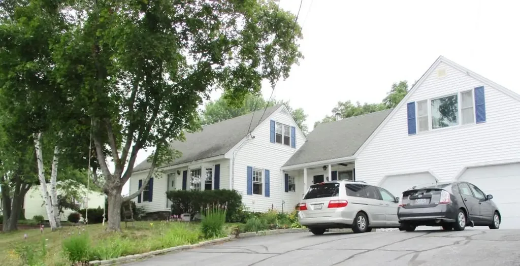 20 Sherwood Drive Auburn ME 04210