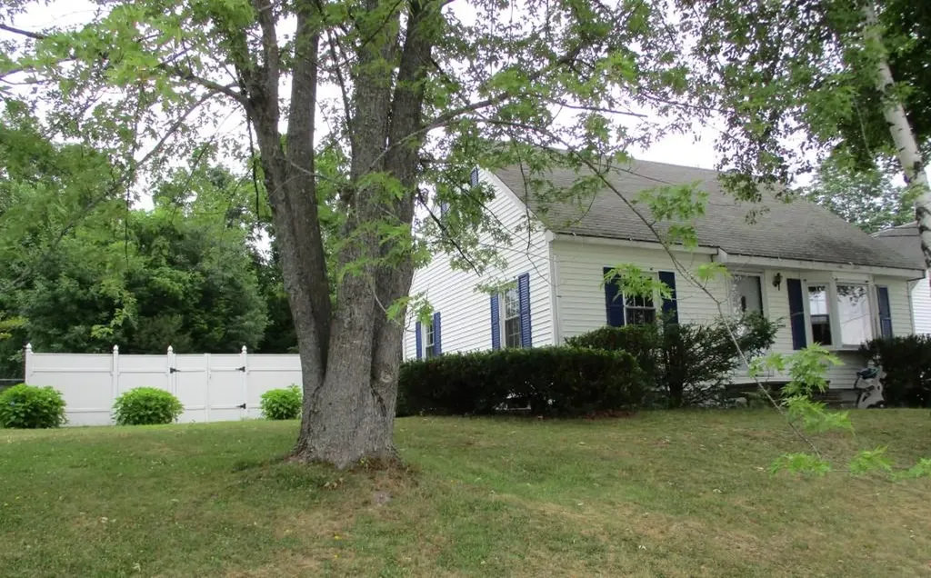 20 Sherwood Drive Auburn ME 04210
