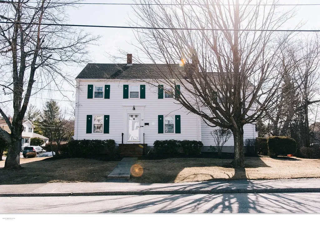 197 Hill Street Biddeford ME 04005