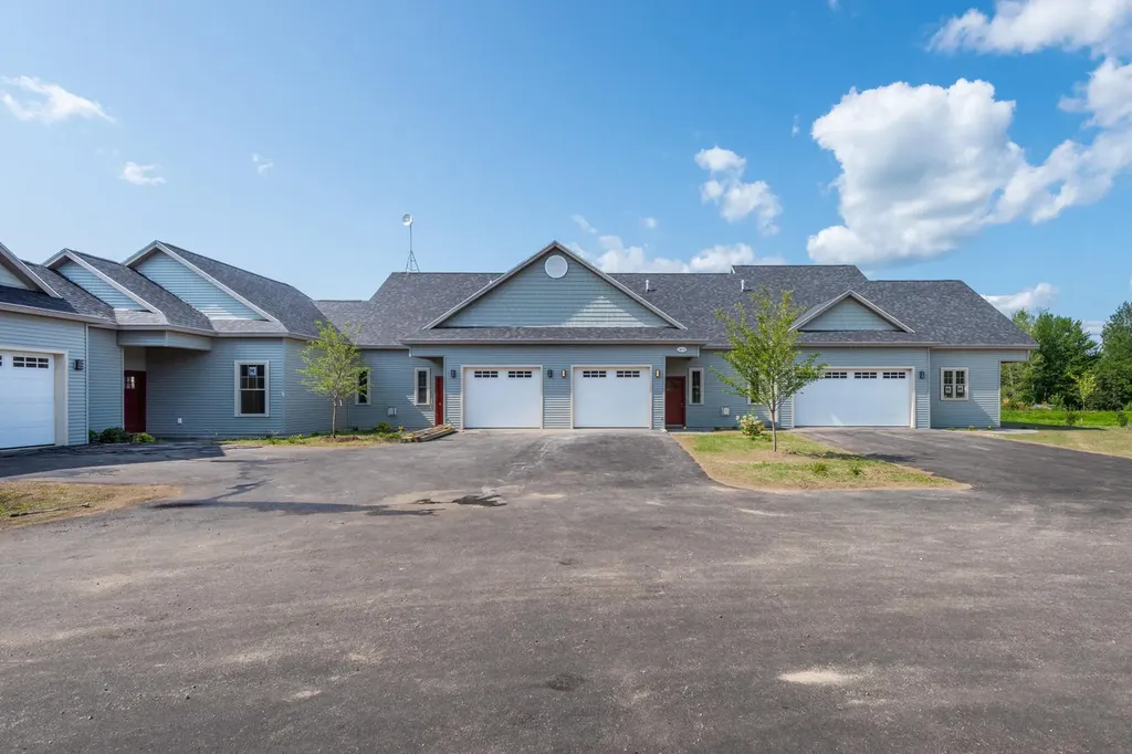 20 Faraday Drive Cumberland ME 04021