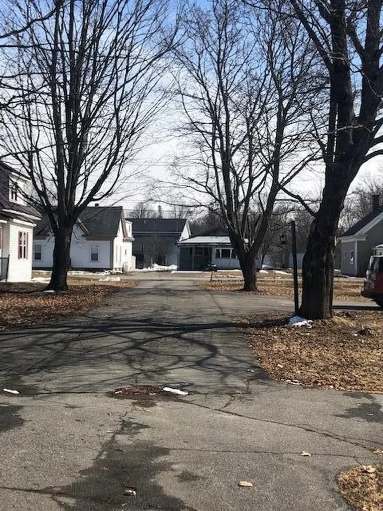 105 Union Street Calais ME 04619