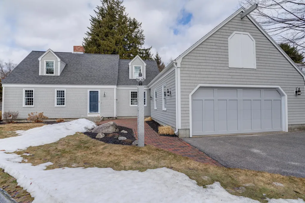 27 Sandy Brook Lane Yarmouth ME 04096