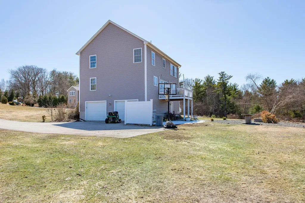 18 Schoolhouse Lane South Berwick ME 03908