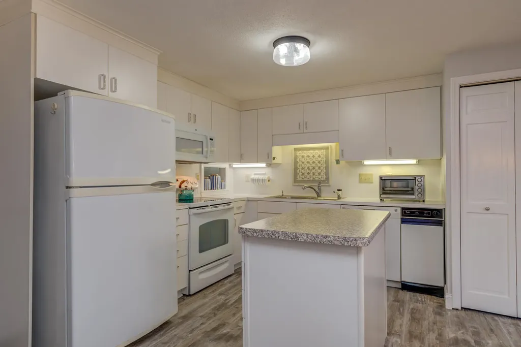101 Riverbank Road Ogunquit ME 03907