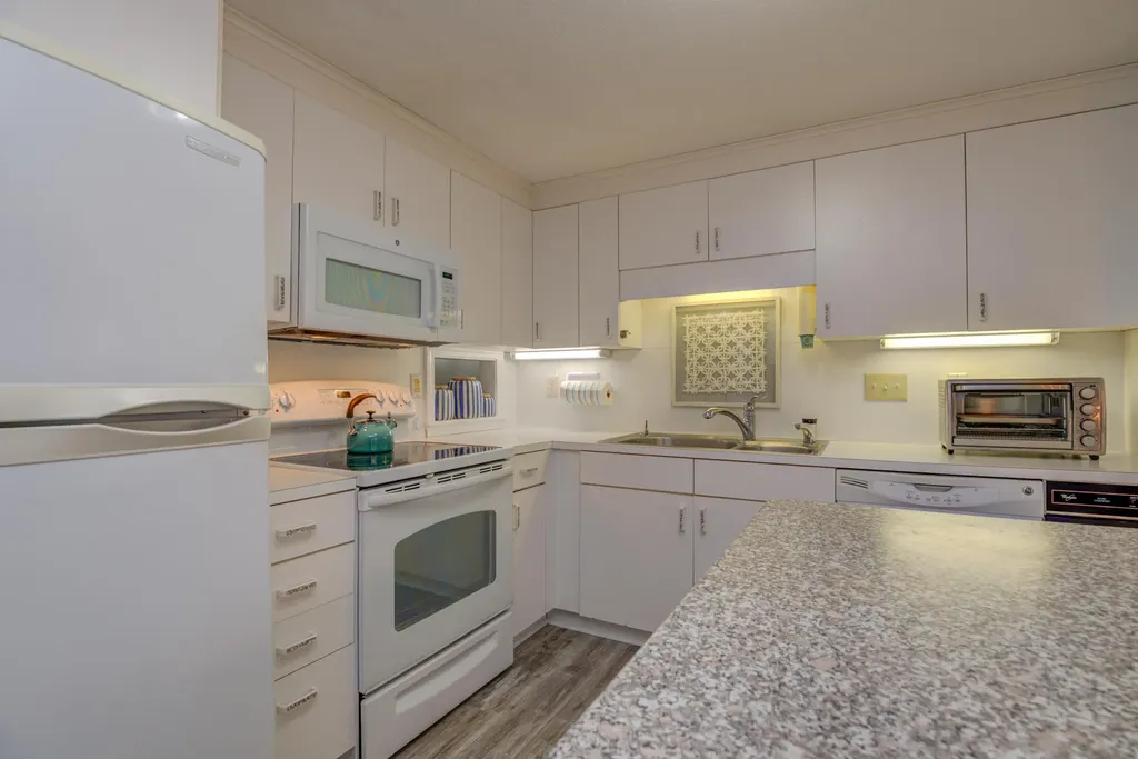 101 Riverbank Road Ogunquit ME 03907