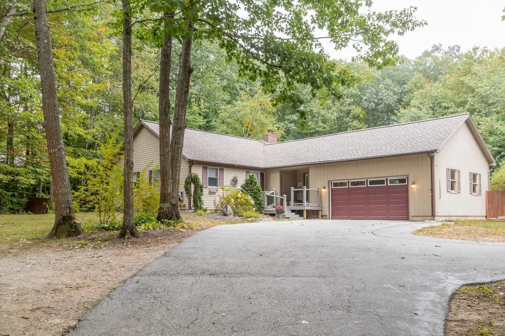 5 Mayflower Lane Topsham ME 04086