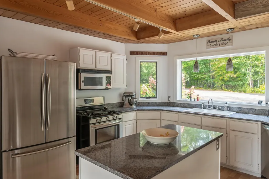 29 Brookside Drive Woolwich ME 04579