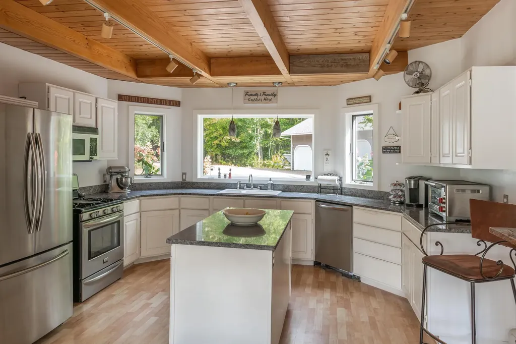 29 Brookside Drive Woolwich ME 04579