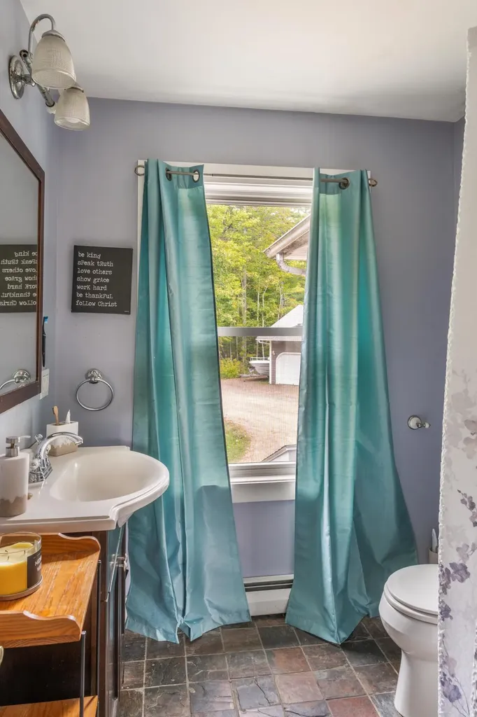 29 Brookside Drive Woolwich ME 04579