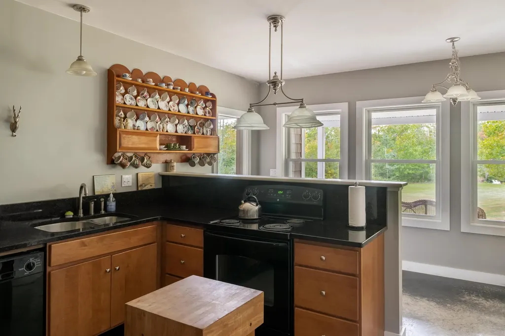 29 Brookside Drive Woolwich ME 04579