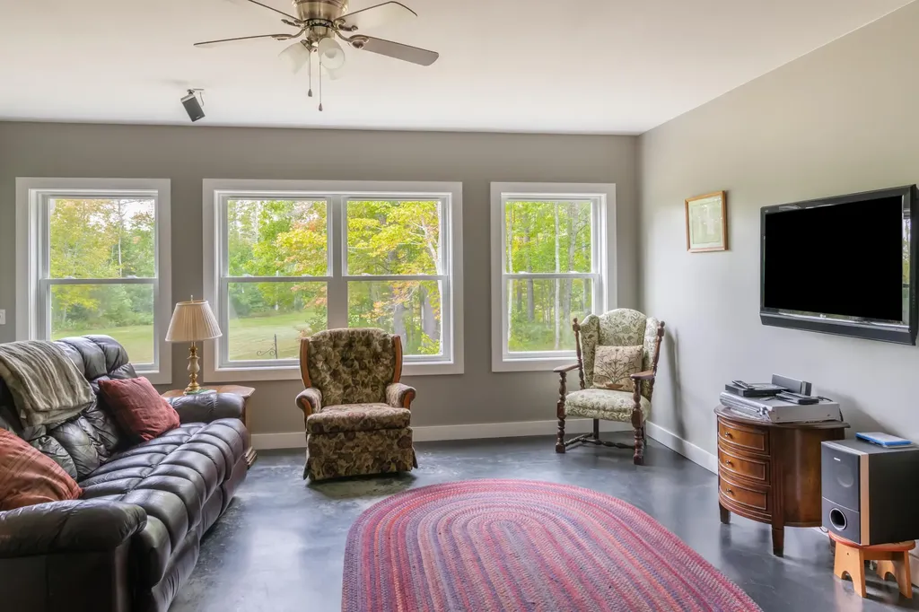 29 Brookside Drive Woolwich ME 04579