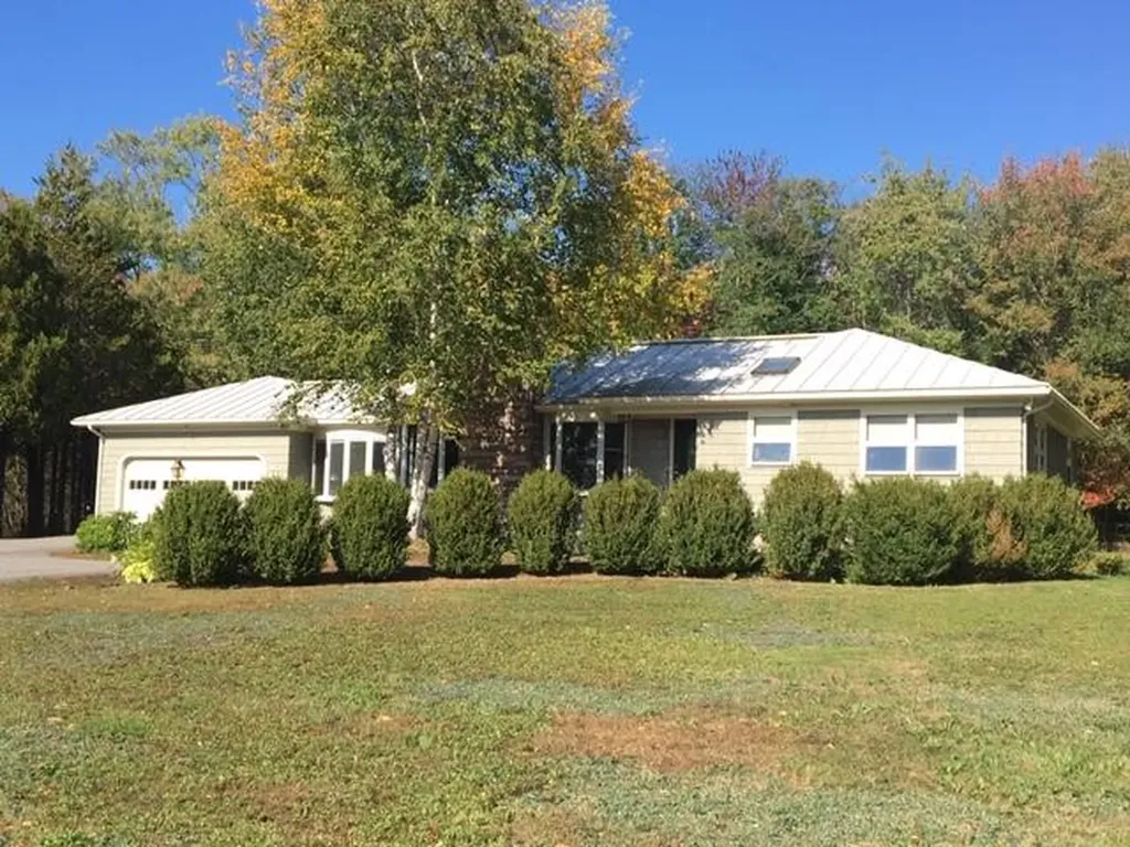 39 Old County Road Rockport ME 04856
