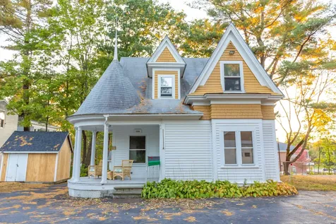 18 Morse Court Brunswick ME 04011