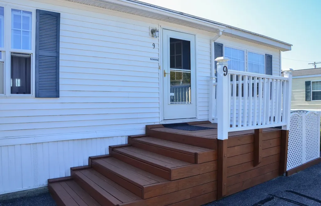 9 Scarponi Drive Brunswick ME 04011