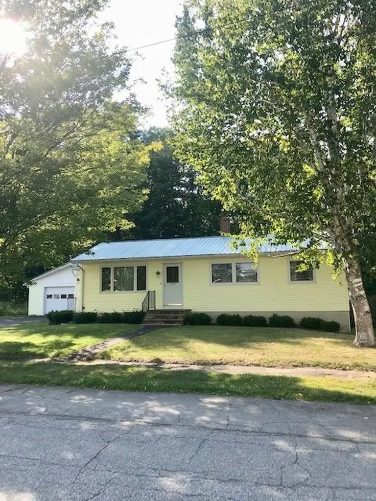 27 Caswell Street Augusta ME 04330