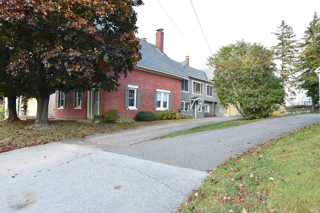 105 Main Street Lincoln ME 04457