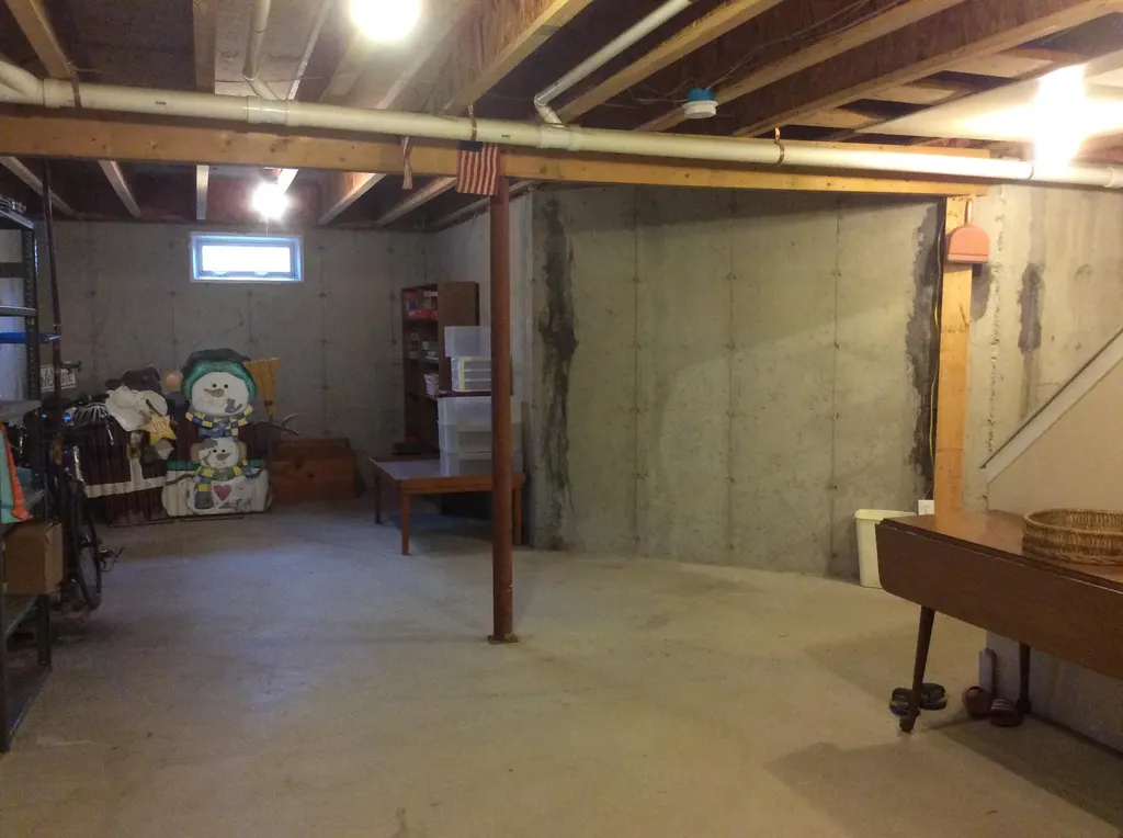24 Mulberry Lane Oakland ME 04963