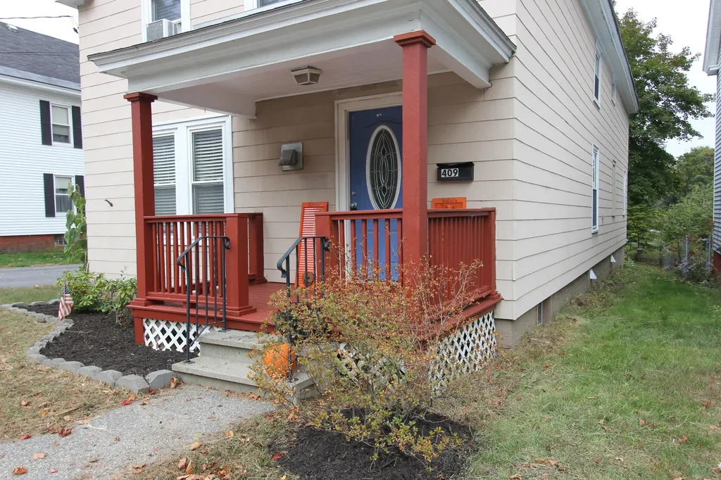 409 Court Street Auburn ME 04210