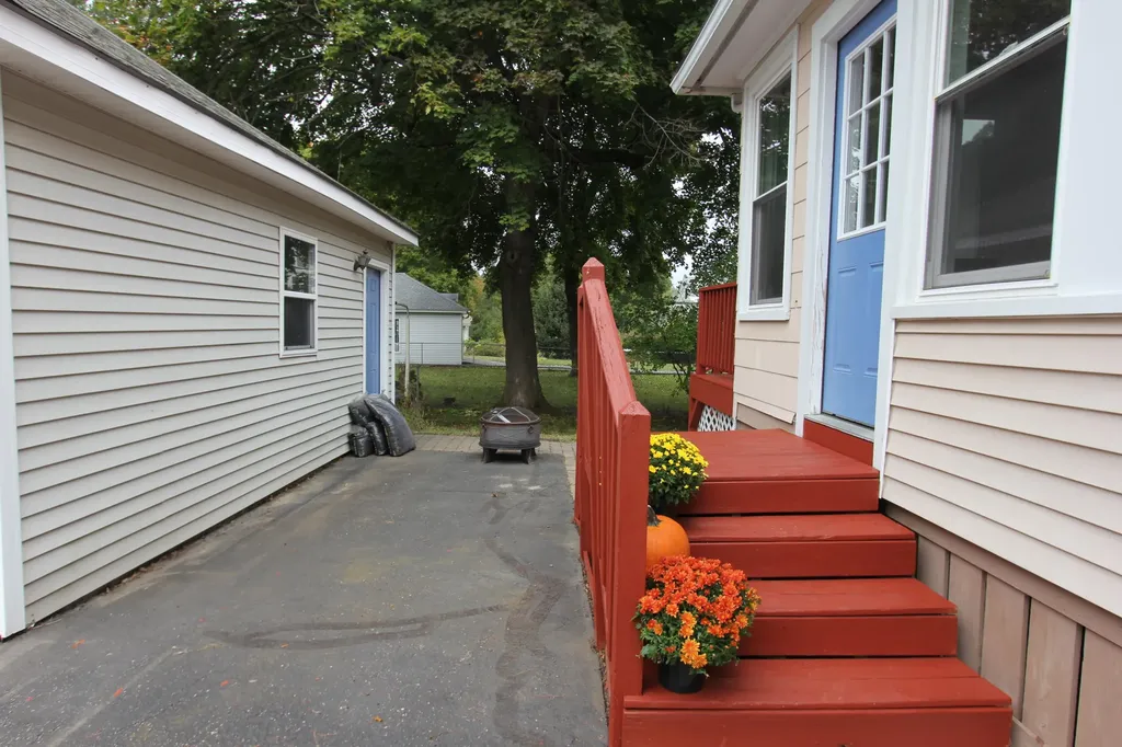 409 Court Street Auburn ME 04210