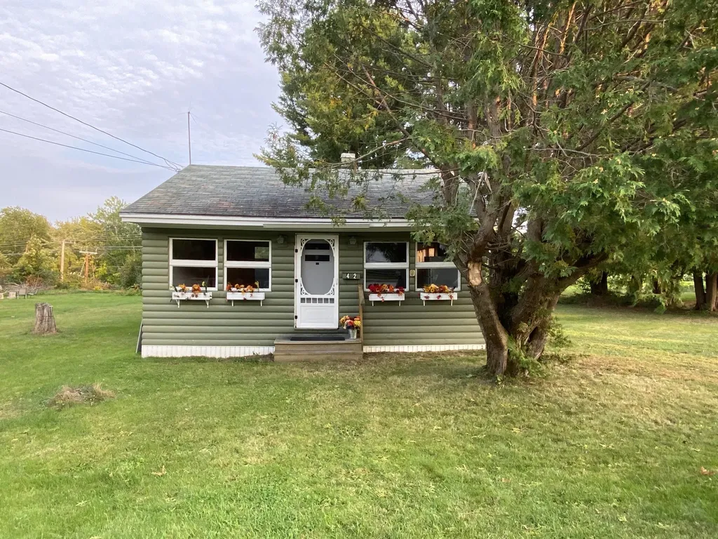 42 Broadway Orono ME 04473