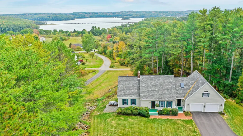 39 Bayview Heights Wiscasset ME 04578
