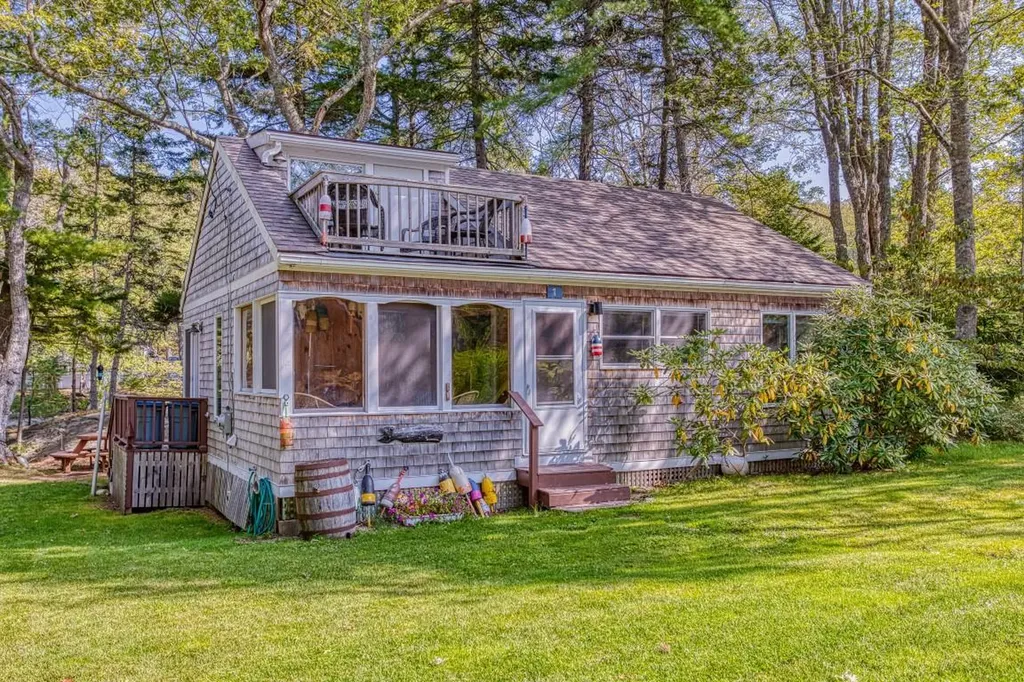 7 Tecumseh Trail Boothbay ME 04544