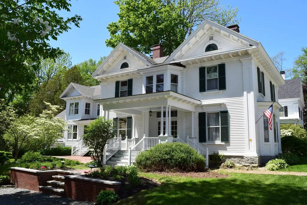 76 Main Street Castine ME 04421