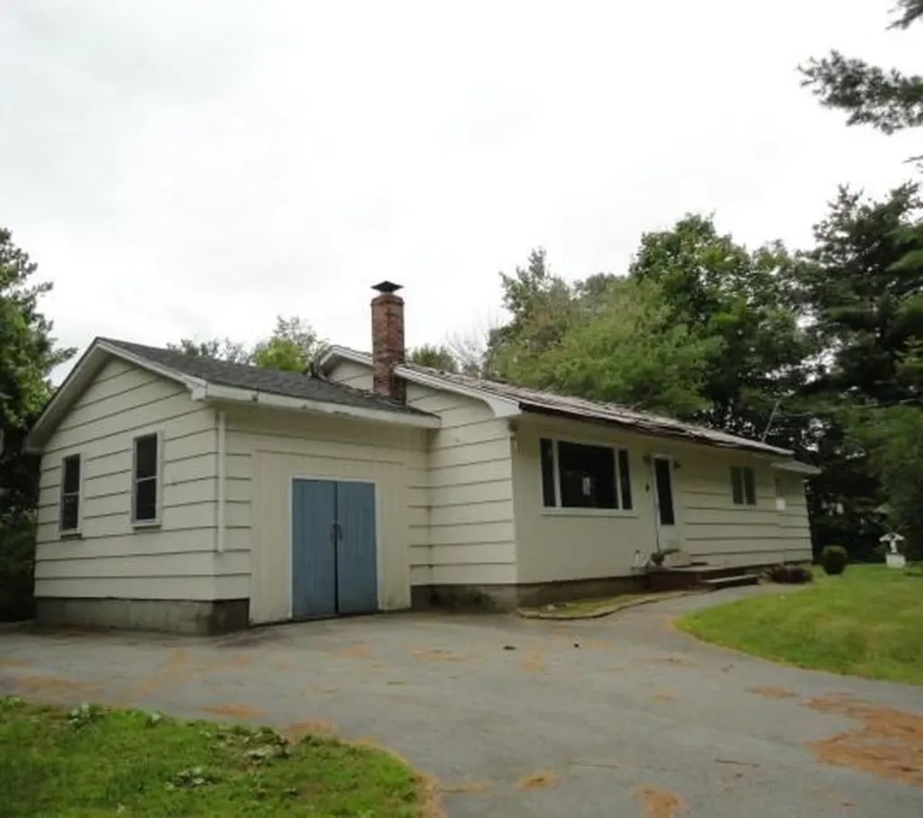 71 Cushnoc Road Vassalboro ME 04989