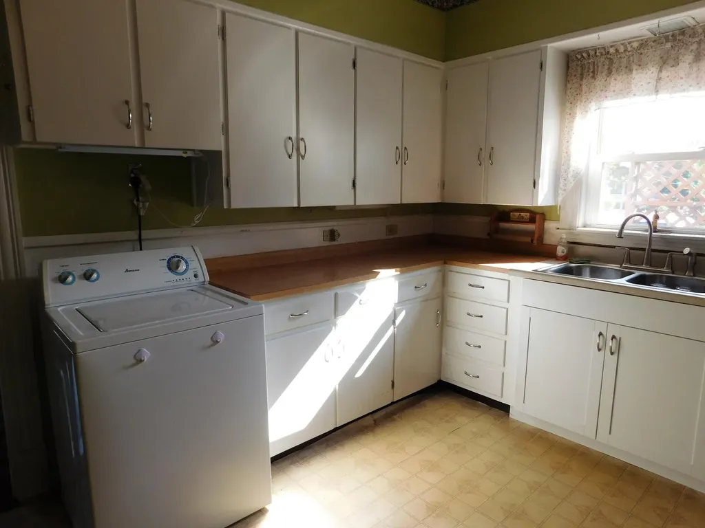 45 Rideout Avenue Lewiston ME 04240