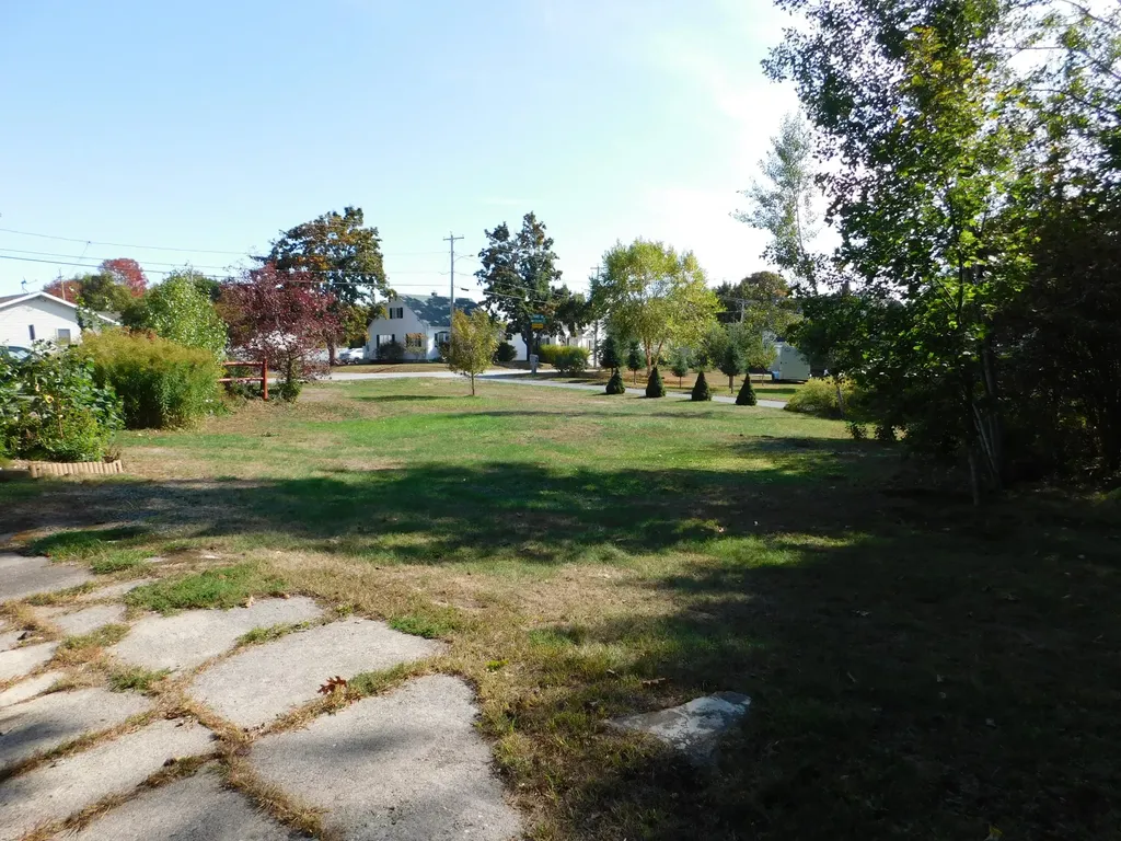 45 Rideout Avenue Lewiston ME 04240