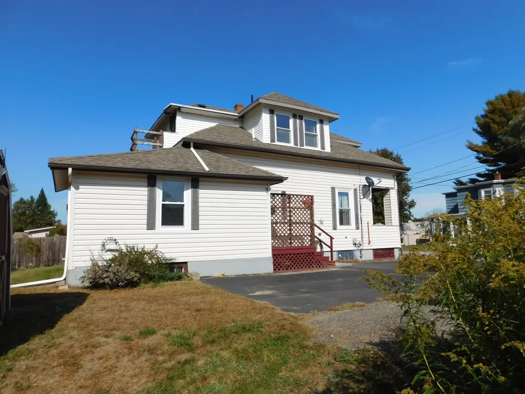 45 Rideout Avenue Lewiston ME 04240