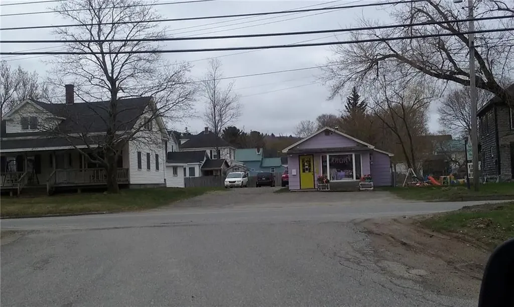32-34 W Broadway Lincoln ME 04457