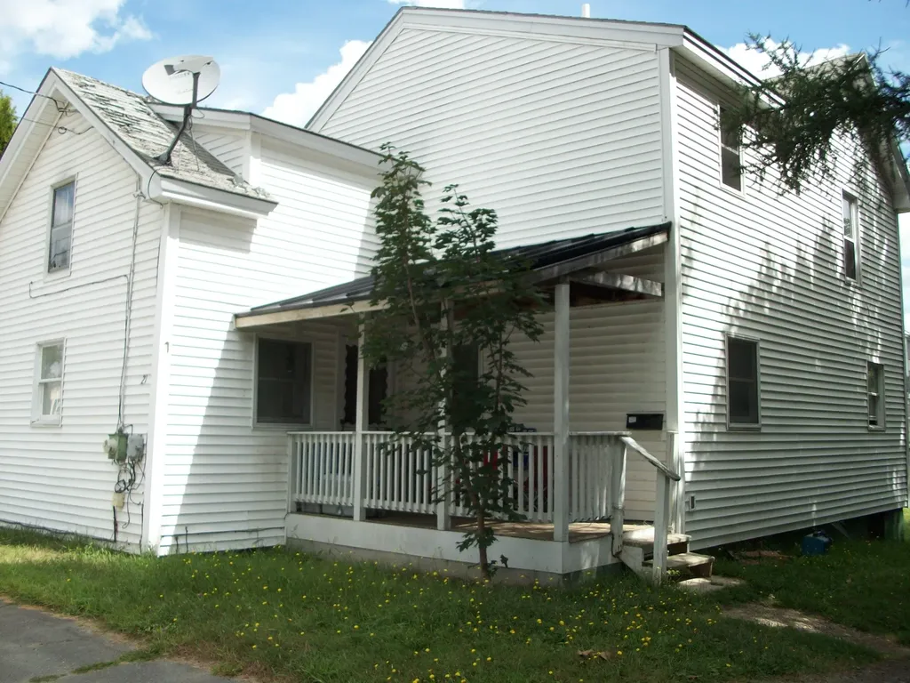 21 Hillside Avenue Waterville ME 04901
