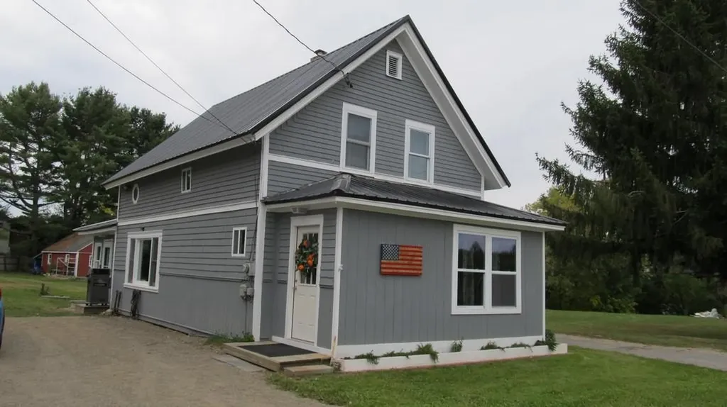 18 Broad Street Bradley ME 04411