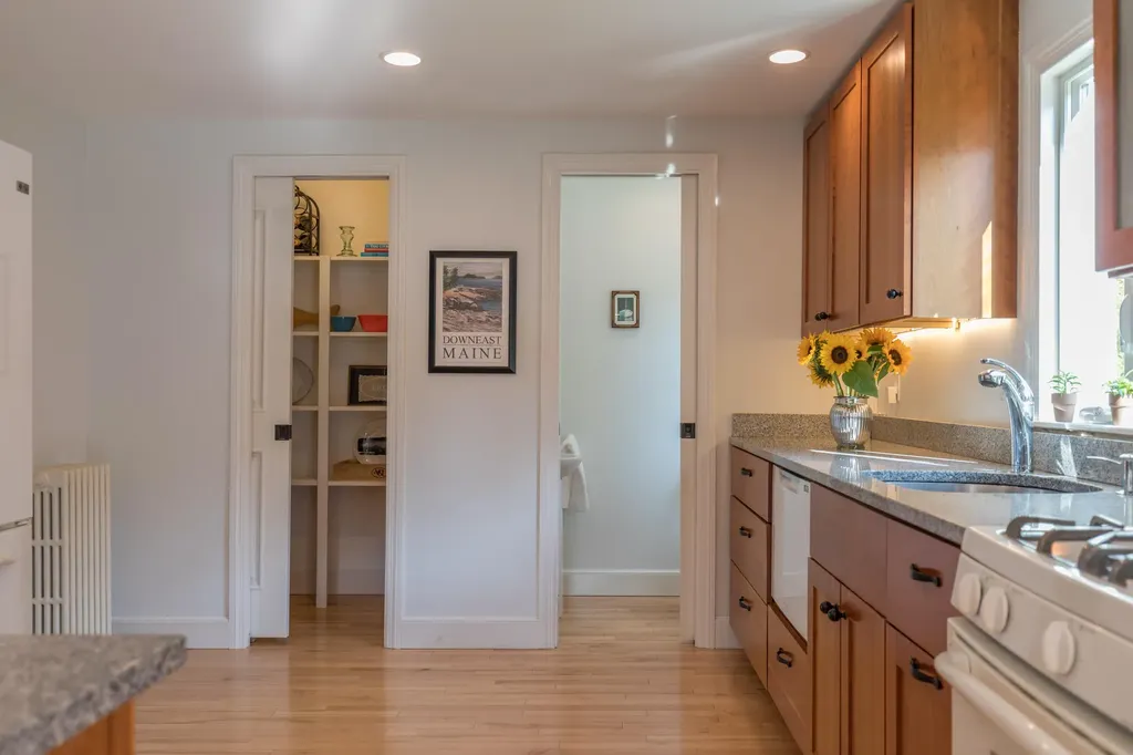 58 Clemons Street South Portland ME 04106