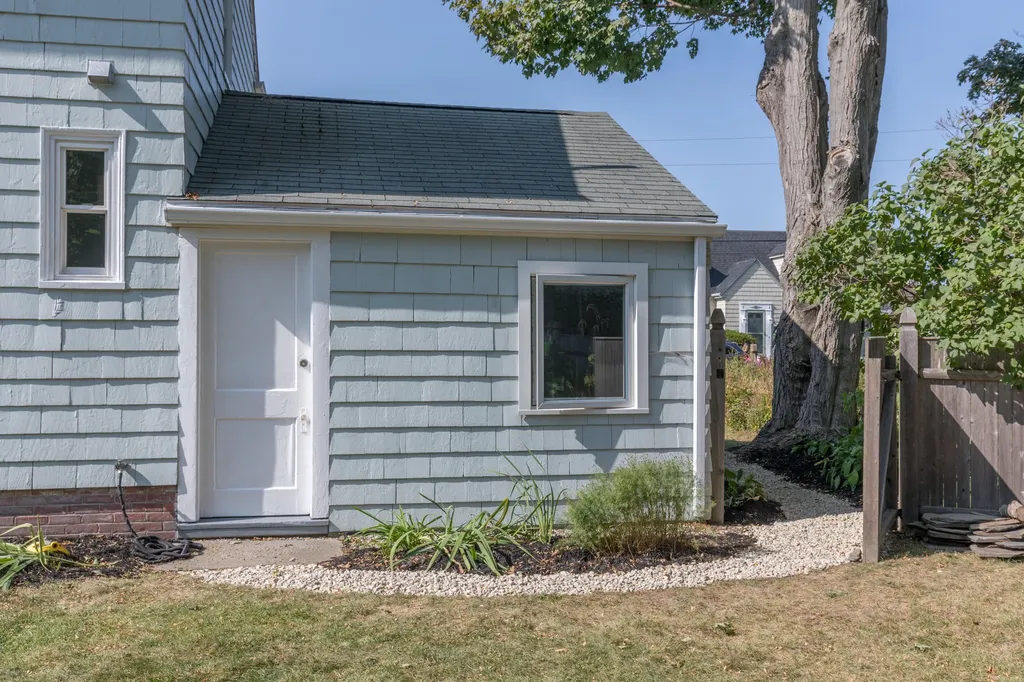 58 Clemons Street South Portland ME 04106