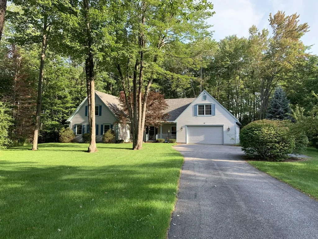 10 Zeitler Farm Road Brunswick ME 04011