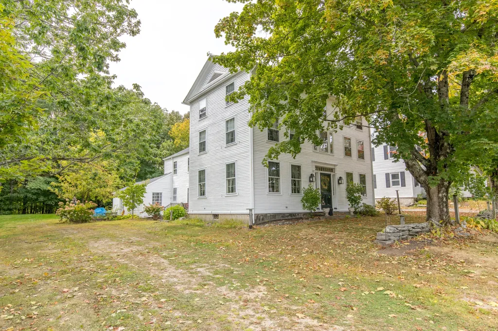 15 Ossipee Trail E Standish ME 04084