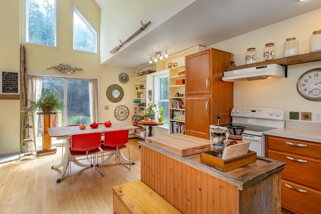 437 Barley Neck Road Woolwich ME 04579