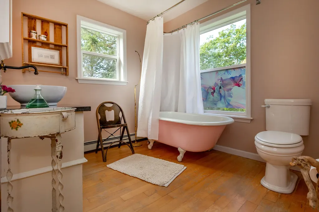 437 Barley Neck Road Woolwich ME 04579
