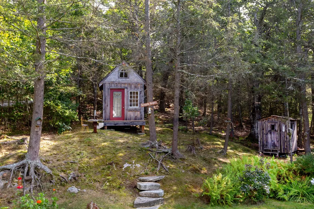 437 Barley Neck Road Woolwich ME 04579