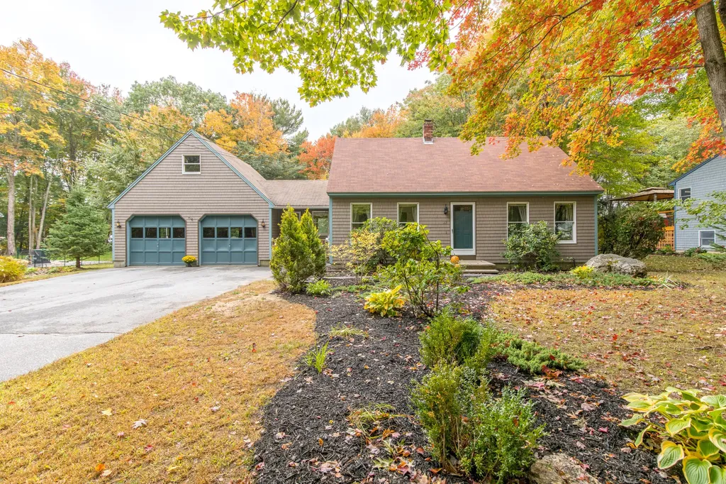 23 Ivanhoe Drive Topsham ME 04086