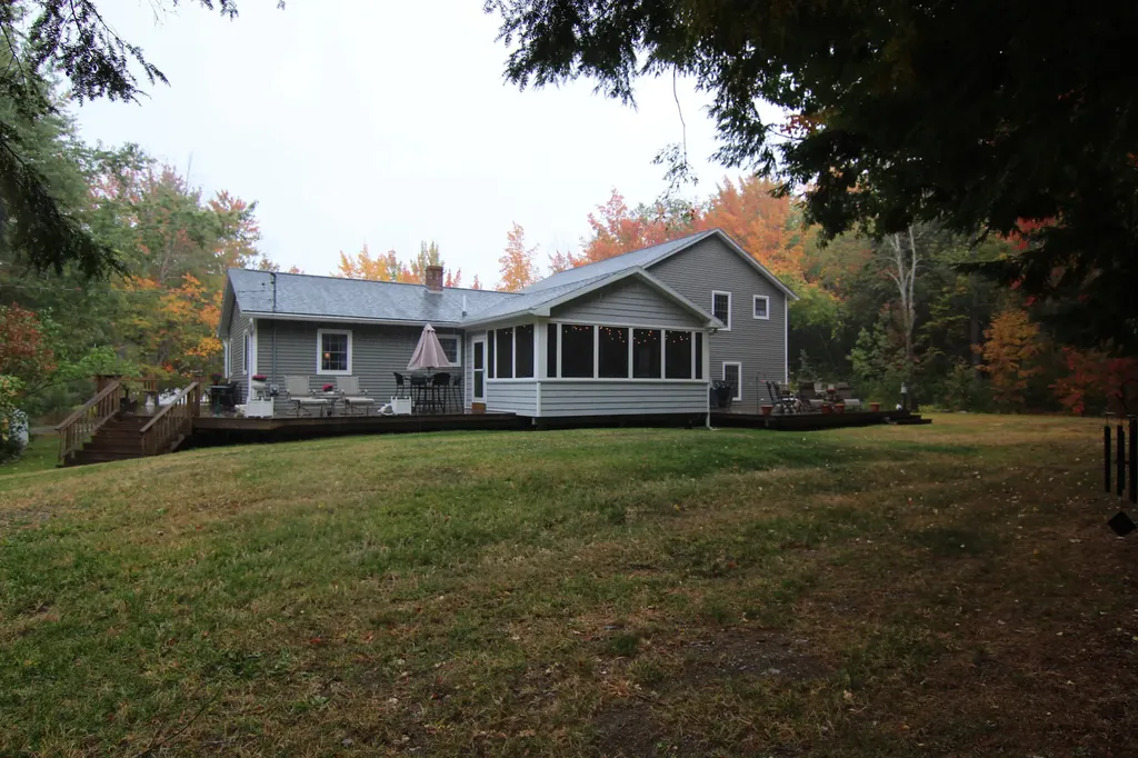 92 Hopkins Road Hampden ME 04444