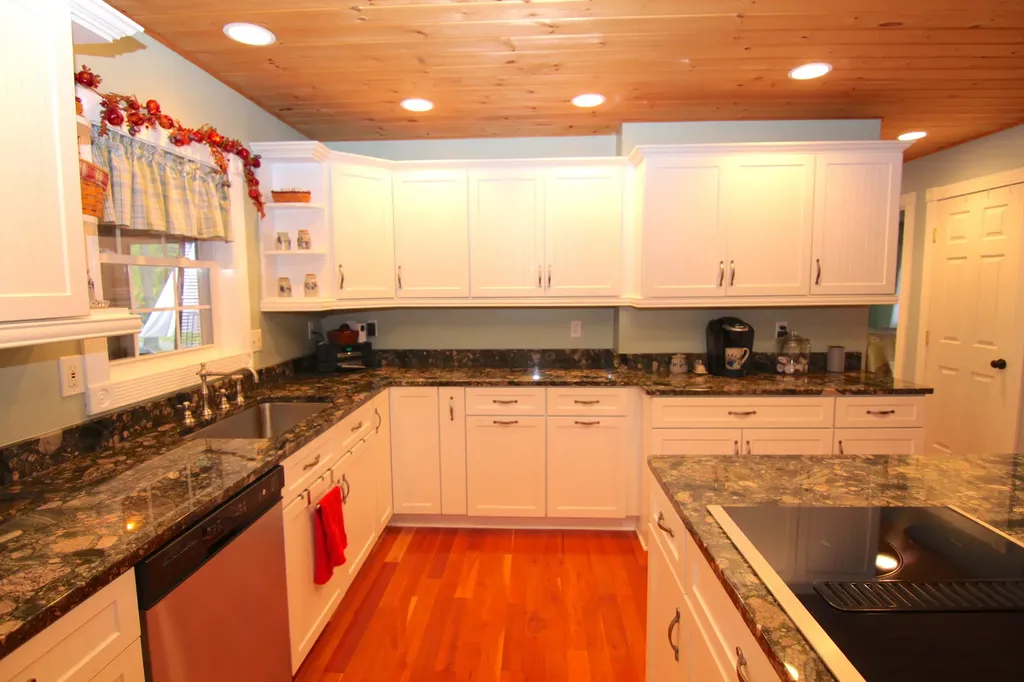 92 Hopkins Road Hampden ME 04444